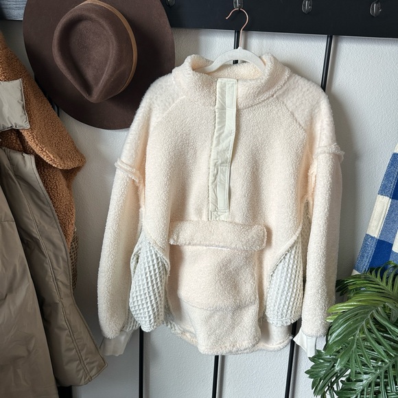 Urban Outfitters Jackets & Blazers - Urban outfitters BDG fleece oversized jacket pullover sweatshirt